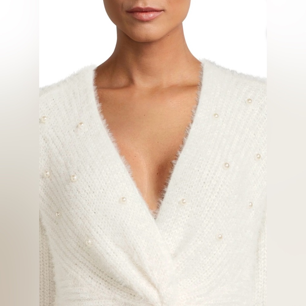 NWT No Boundaries White V-Neck Twist Sweater faux pearls - Picture 3 of 6